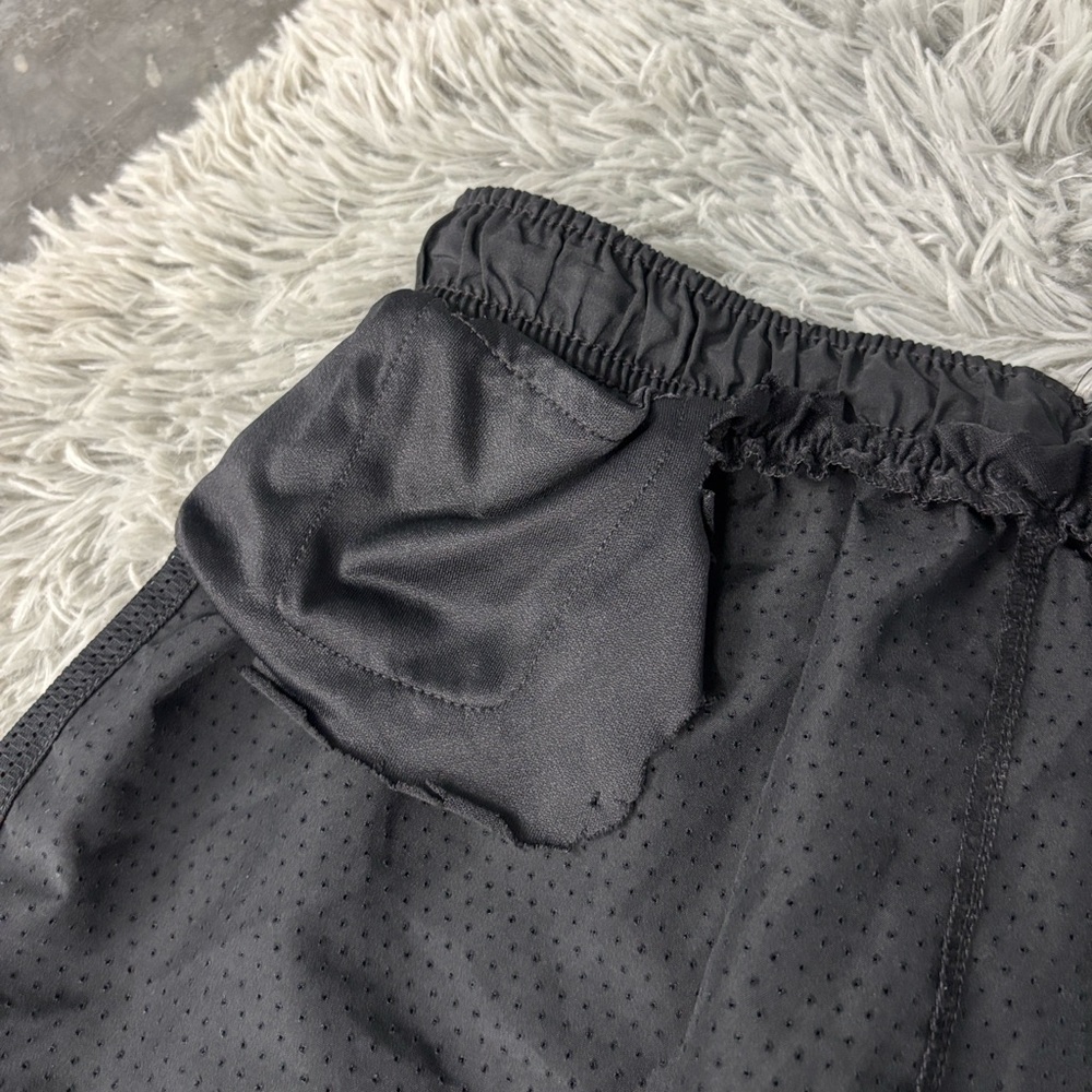 Nike Women's Black Mesh Athletic Shorts No Lining Elastic Waist Inside Pocket S